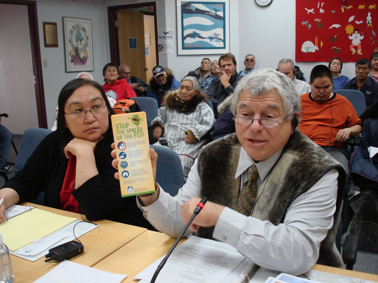 Get your flu shots. That was the message that Dr. Isaac Sobol, Nunavut’s chief medical officer (shown here with Clara Evalik, the regional director of health and social services for the Kikitmeot) delivered Oct. 27 to delegates at the annual general meeting of the Kitikmeot Inuit Association in Cambridge Bay. (PHOTO BY JANE GEORGE)