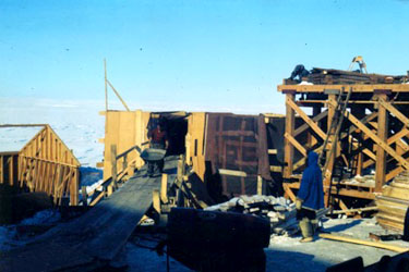 Inuit employees work at the nickel mine in this undated photo. (GN ARCHIVES)