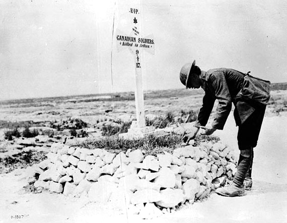 A gravemarker for Canadian troops killed at the Battle of Vimy Ridge in April 1917. Iqaluit students will visit the Vimy Memorial in northern France later this week. (LIBRARY AND ARCHIVES CANADA)