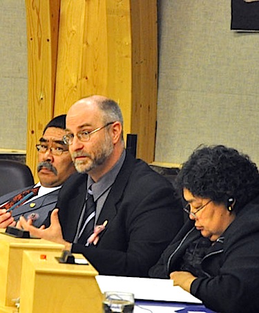 “The rules and procedures for allocating social housing units are very clear,” said Quttiktuq MLA Ron Elliott, here, at centre, in the Nunavut legislature. (PHOTO BY SARAH ROGERS)