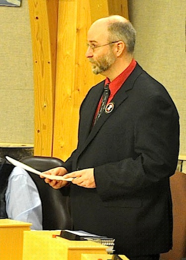 Ron Elliott, Quttiktuq MLA and chairman of the standing committee on oversight of government operations and public accounts, presents recommendations to improve Nunavut's Information and Privacy Protection Act in the territorial legislature earlier this month. (PHOTO BY SARAH ROGERS)