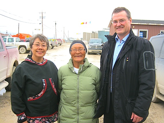 Nunavut Premier Eva Aariak and Keith Peterson, MLA for Cambridge Bay, pose with Annie Neglak, winner of the Council of the Federation Literacy Award. Read more about the award on Nunatsiaqonline.ca. (PHOTO COURTESY OF THE GOVERNMENT OF NUNAVUT)