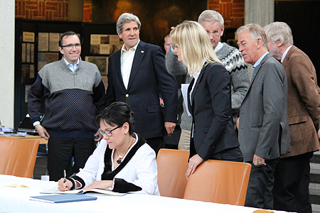 Nunavut MP Leona Aglukkaq, Canada's minister responsible for the Arctic Council, signs the Kiruna Declaration May 15 at the Arctic Council ministerial meeting in Kiruna at the city hall. (PHOTO BY MARTINA HUBER/ REGERINGSKANSLIET)