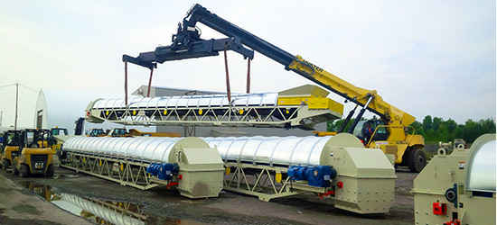 A crane operator in Valleyfield prepares equipment for shipment to Baffinland’s Mary River iron project. (PHOTO COURTESY OF VALPORT MARITIME SERVICES)