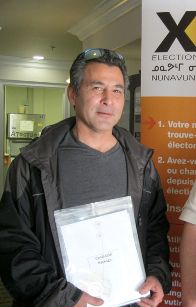 Hunter Tootoo, the ex-MLA for Iqaluit Centre, picking up candidate declaration forms Sept. 23. But he says he decided not to run well before that date. (FILE PHOTO)