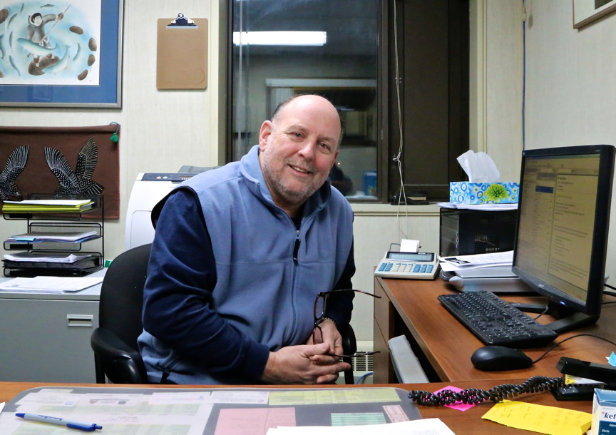Ed Murphy, interim SAO of Pangnirtung, took on the job Nov. 4. He came to the hamlet knowing of its financial difficulties, and mapped out a “deficit recovery plan” that included lay-offs of five hamlet employees – four of them unionized — as well as a non-union hamlet manager. (PHOTO BY SARAH MCMAHON)