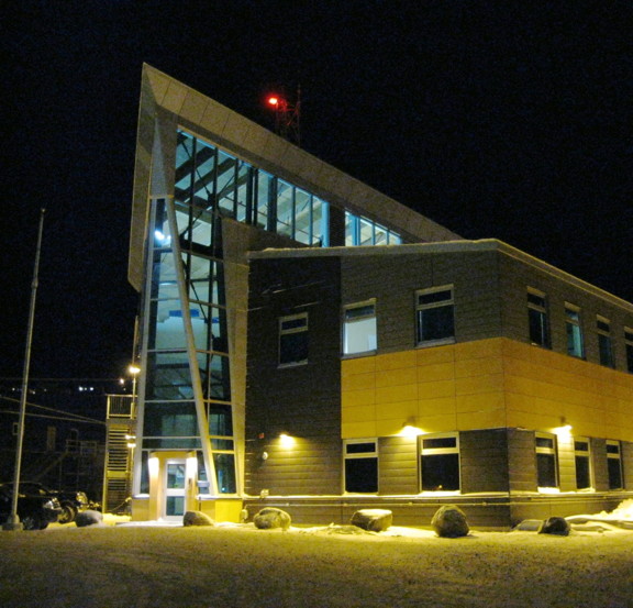 Iqaluit’s RCMP detachment reported an ongoing decline in police arrests and detentions since 2009. The detachment’s priorities for 2014 include checks for vehicle safety violations, and added efforts to combat bootlegging and drug-trafficking. (FILE PHOTO)
