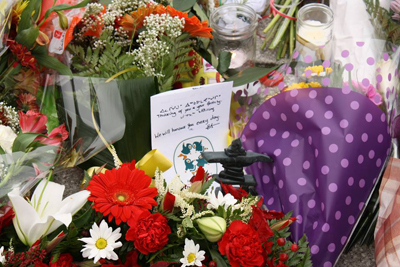 Staff with Inuit Tapiriit Kanatami laid a card and an Inuksuk carving Oct. 24 at the National War Memorial in Ottawa in honour of Cpl. Nathan Cirillo, who was killed there on Wednesday. The memorial is just a block away from ITK's office. (PHOTO COURTESY OF ITK)