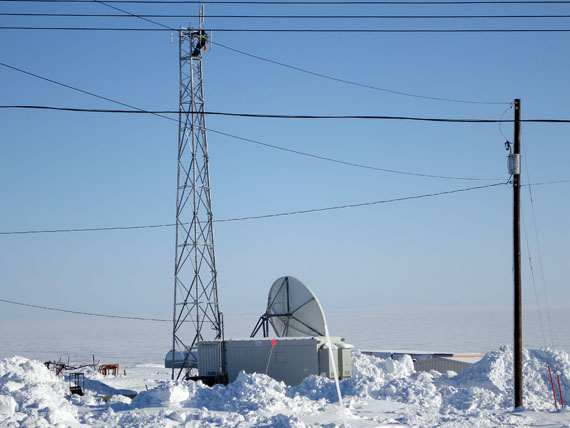 An SSI Micro communications site in Nunavut, showing a satellite dish and wireless antenna. The company has teamed up with the Kitikmeot Inuit Association to start a pilot project in Kugluktuk and Cambridge Bay that will offer Inuit-language programming on FM radio. (PHOTO COURTESY OF SSI MICRO)
