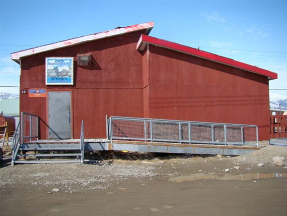 Nunavut RCMP said someone broke into the Canada Post office in Pangnirtung at about 4:30 a.m. on Nov. 16. (FILE PHOTO)
