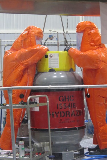 This is how you should dress if you’re handling hydrazine fuel. These experts wear pressurized Hazmat suits while fueling the Copernicus Sentinel-3B satellite and pressurizing the tank for its life in orbit. (PHOTO BY ESA–S. CORVAJA)(PHOTO BY ESA–S. CORVAJA)