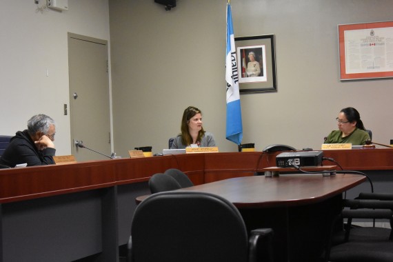 Amy Elgersma, the City of Iqaluit’s acting chief administrative officer, speaks during a council meeting on Tuesday, Aug. 14, where council agreed to an administration plan to allow businesses receive more trucked water than the existing 2,000-litres limit. (PHOTO BY COURTNEY EDGAR)
