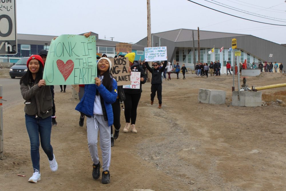 Climate protest Inuksuk.5