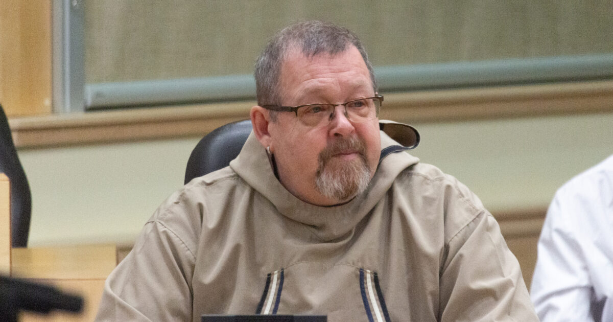 Cambridge Bay still waiting for beer and wine store, 9 years later