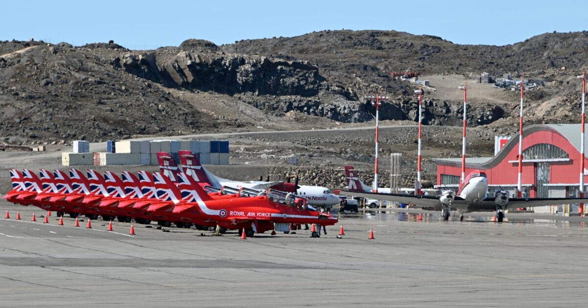 Red Arrows land in Iqaluit on way to U.S.